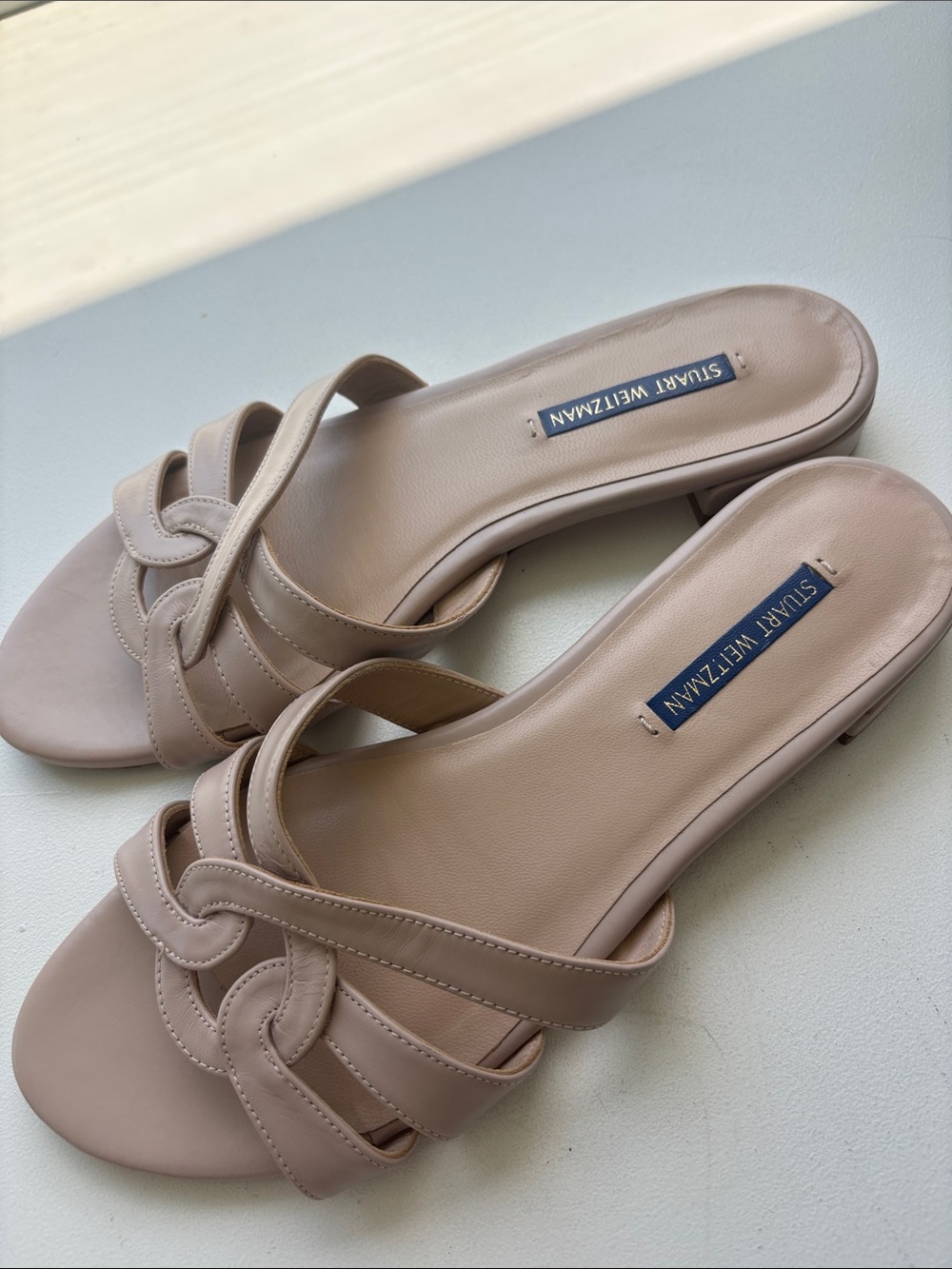 Stuart Weitzman cami leather sandal size 8.5
